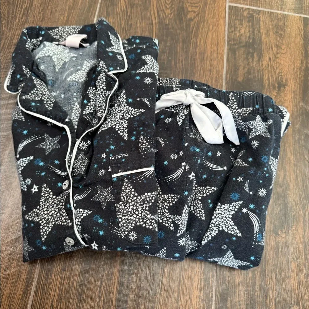 Victoria’s Secret Star Print Pajama Set Button Down Top & Pants w/pockets sz M